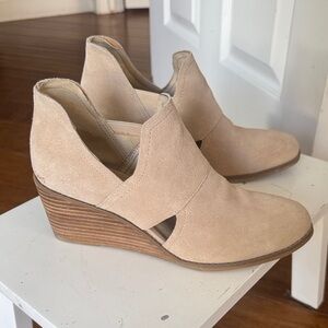Toms Beige Suede Wedge Booties